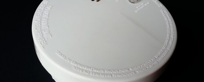 The Advantages Of Interconnected Smoke Alarm Systems In Australia 1 smoke-alarm-detector